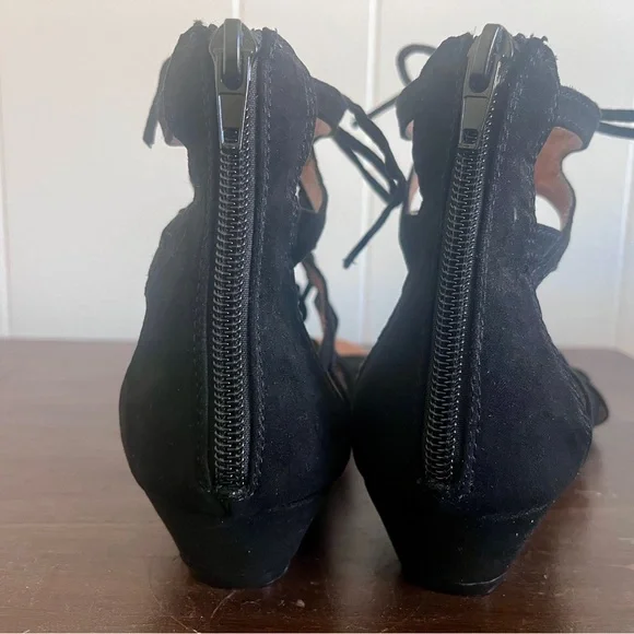 Crown Vintage Black Strappy Gladiator Sandals - Picture 5 of 6